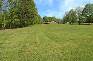 388 Bortz Rd, Loyalhanna, PA 15681 - Photo 4