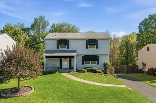 125 Oakhaven Dr, Economy, PA 15042 - Photo 2