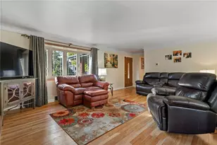 1029 Logan Rd, North Versailles, PA 15137 - Photo 8