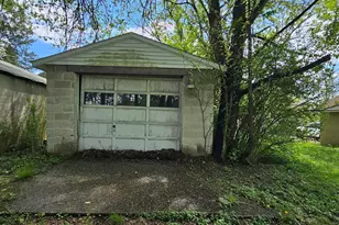 417 Uber St, New Castle, PA 16101 - Photo 36