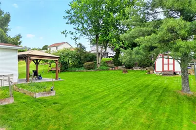 445 Lexington Dr, Hempfield Township, PA 15601 - Photo 4