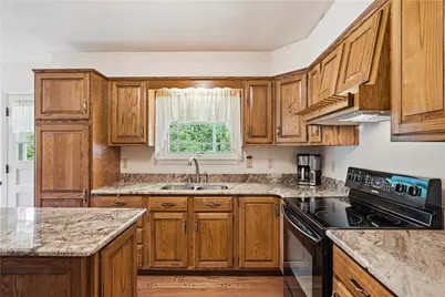 215 Edgewood Dr, Buffalo Township, PA 16055 - Photo 10