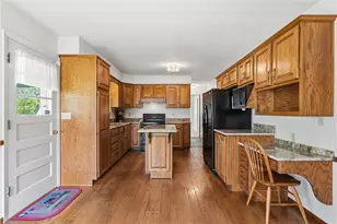 215 Edgewood Dr, Buffalo Township, PA 16055 - Photo 8