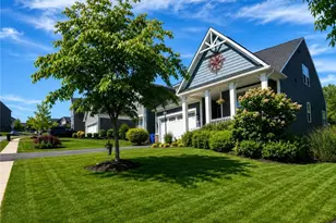 203 Foxtail Cir, Kennedy Township, PA 15108 - Photo 4
