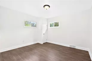 2925 Sebolt Rd, South Park, PA 15129 - Photo 16