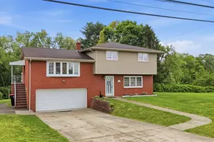 91 Bellview Cir, Robinson Twp, PA 15136 - Photo 2