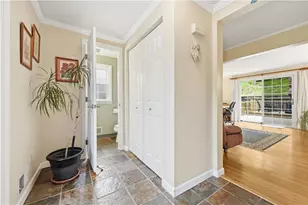 102 Evandale Dr, Green Tree, PA 15220 - Photo 4