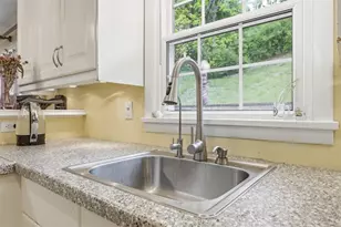 102 Evandale Dr, Green Tree, PA 15220 - Photo 10