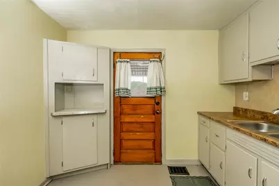 400 1/2 Jackson Ave, Vandergrift, PA 15690 - Photo 12