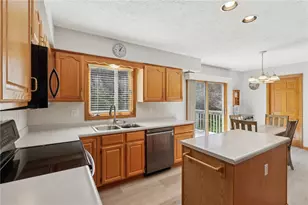 365 Cobblestone, Robinson Twp, PA 15136 - Photo 18