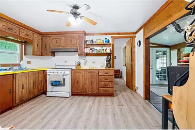 158 Renfrew Rd, Penn Township, PA 16053 - Photo 12