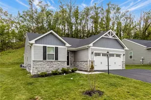 134 Olivia Dr, Center Township, PA 15061 - Photo 4