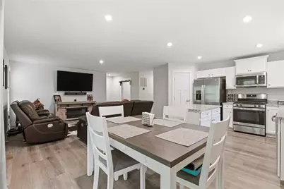 134 Olivia Dr, Center Township, PA 15061 - Photo 10