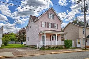 213 Chestnut St, Latrobe, PA 15650 - Photo 2