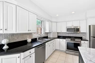 1818 Foxcroft Ln #802, Pittsburgh, PA 15101 - Photo 4