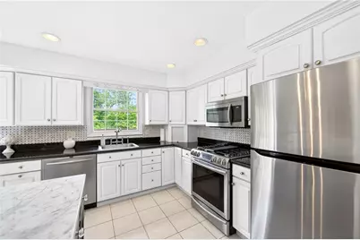 1818 Foxcroft Ln #802, Pittsburgh, PA 15101 - Photo 6