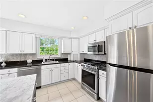 1818 Foxcroft Ln, Pittsburgh, PA 15101 - Photo 6