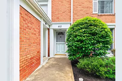 1818 Foxcroft Ln #802, Pittsburgh, PA 15101 - Photo 1