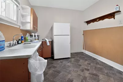 807 Maple Dr, White Oak, PA 15131 - Photo 16