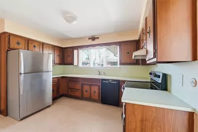 1908 Memorial Dr, Farrell, PA 16121 - Photo 10