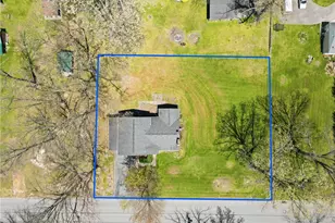 1908 Memorial Dr, Farrell, PA 16121 - Photo 6