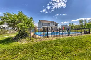 8447 Walthour Dr, North Huntingdon, PA 15642 - Photo 38