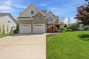 105 Heritage Creek Dr Dr, Adams Township, PA 16046 - Photo 2