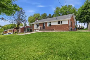 6 Greenview Dr, Robinson Twp, PA 15136 - Photo 2