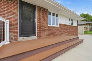 6 Greenview Dr, Robinson Twp, PA 15136 - Photo 4