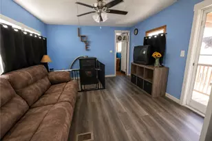 333 Cypress Ave, Rochester, PA 15074 - Photo 2