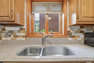 4251 Lydia St, Pittsburgh, PA 15207 - Photo 12