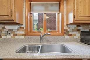 4251 Lydia St, Pittsburgh, PA 15207 - Photo 12