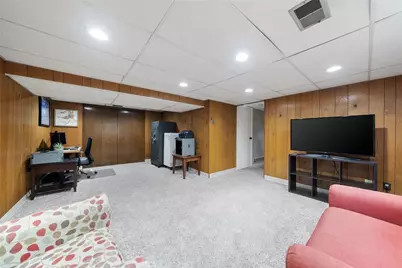 922 Cork Dr, Bethel Park, PA 15102 - Photo 32