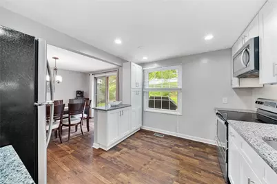 922 Cork Dr, Bethel Park, PA 15102 - Photo 14