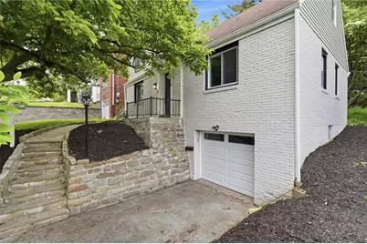 814 Fruithurst Dr, Pittsburgh, PA 15228 - Photo 2