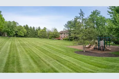 647 Sunset Circle, Cranberry Township, PA 16066 - Photo 16