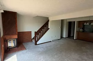 647 Sunset Cir, Cranberry Township, PA 16066 - Photo 6