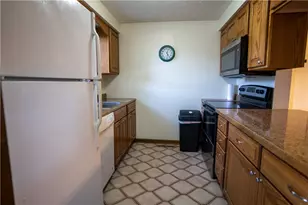 647 Sunset Cir, Cranberry Township, PA 16066 - Photo 2
