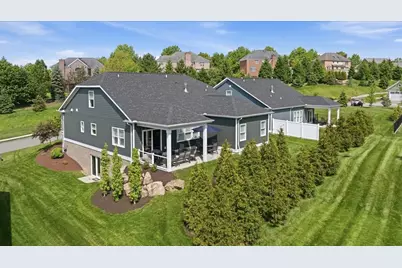 328 Maid Marion Ln, Canonsburg, PA 15317 - Photo 2