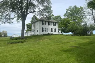 1055 E Lake Rd, Delaware Township, PA 16154 - Photo 10