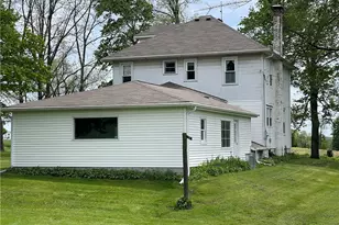 1055 E Lake Rd, Delaware Township, PA 16154 - Photo 4