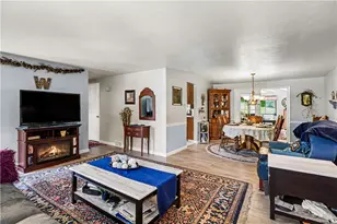 405 Peters Dr, Pittsburgh, PA 15116 - Photo 6