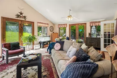 405 Peters Dr, Pittsburgh, PA 15116 - Photo 16