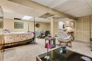 405 Peters Dr, Pittsburgh, PA 15116 - Photo 30