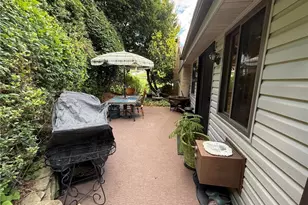 405 Peters Dr, Pittsburgh, PA 15116 - Photo 34