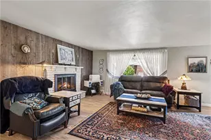 405 Peters Dr, Pittsburgh, PA 15116 - Photo 6
