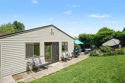 405 Peters Dr, Pittsburgh, PA 15116 - Photo 40