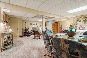405 Peters Dr, Pittsburgh, PA 15116 - Photo 26