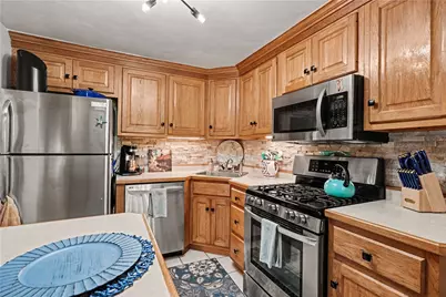 405 Peters Dr, Pittsburgh, PA 15116 - Photo 12
