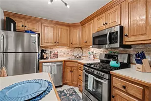 405 Peters Dr, Pittsburgh, PA 15116 - Photo 12